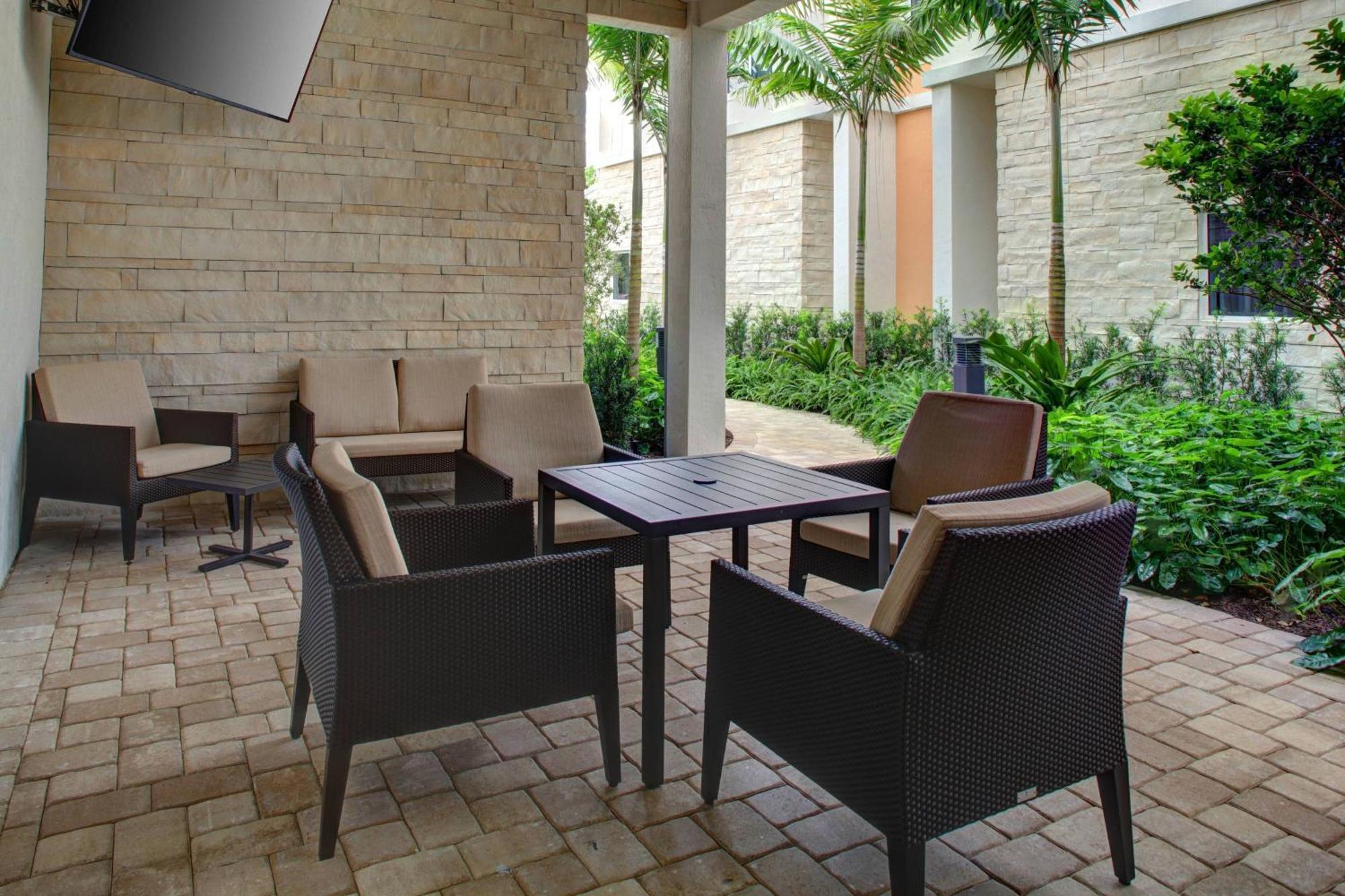 Residence Inn Fort Lauderdale Коконат Экстерьер фото