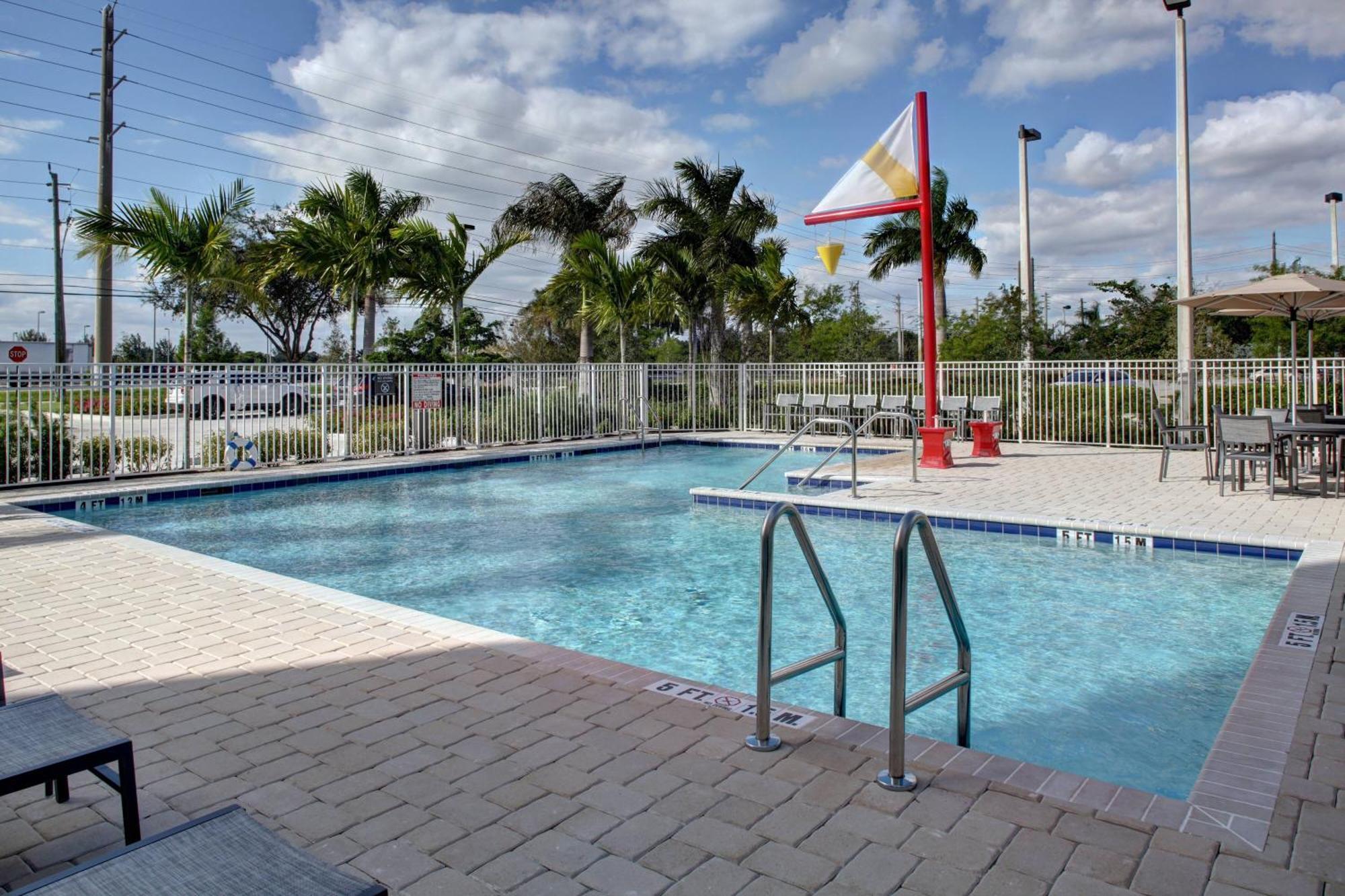Residence Inn Fort Lauderdale Коконат Экстерьер фото